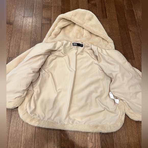 Zara faux fur full zip jacket - Picture 6 of 8